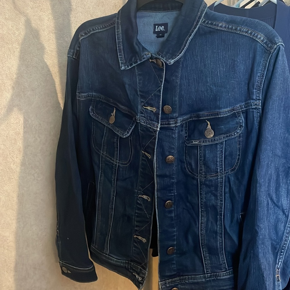 Dark Wash Women’s Jean Jacket